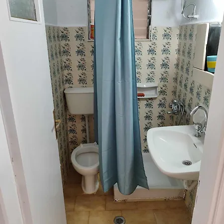 γκαρσονιέρα ισογείου επιπλωμένη Apartment Nerántza