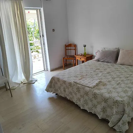 Apartmán γκαρσονιέρα ισογείου επιπλωμένη *